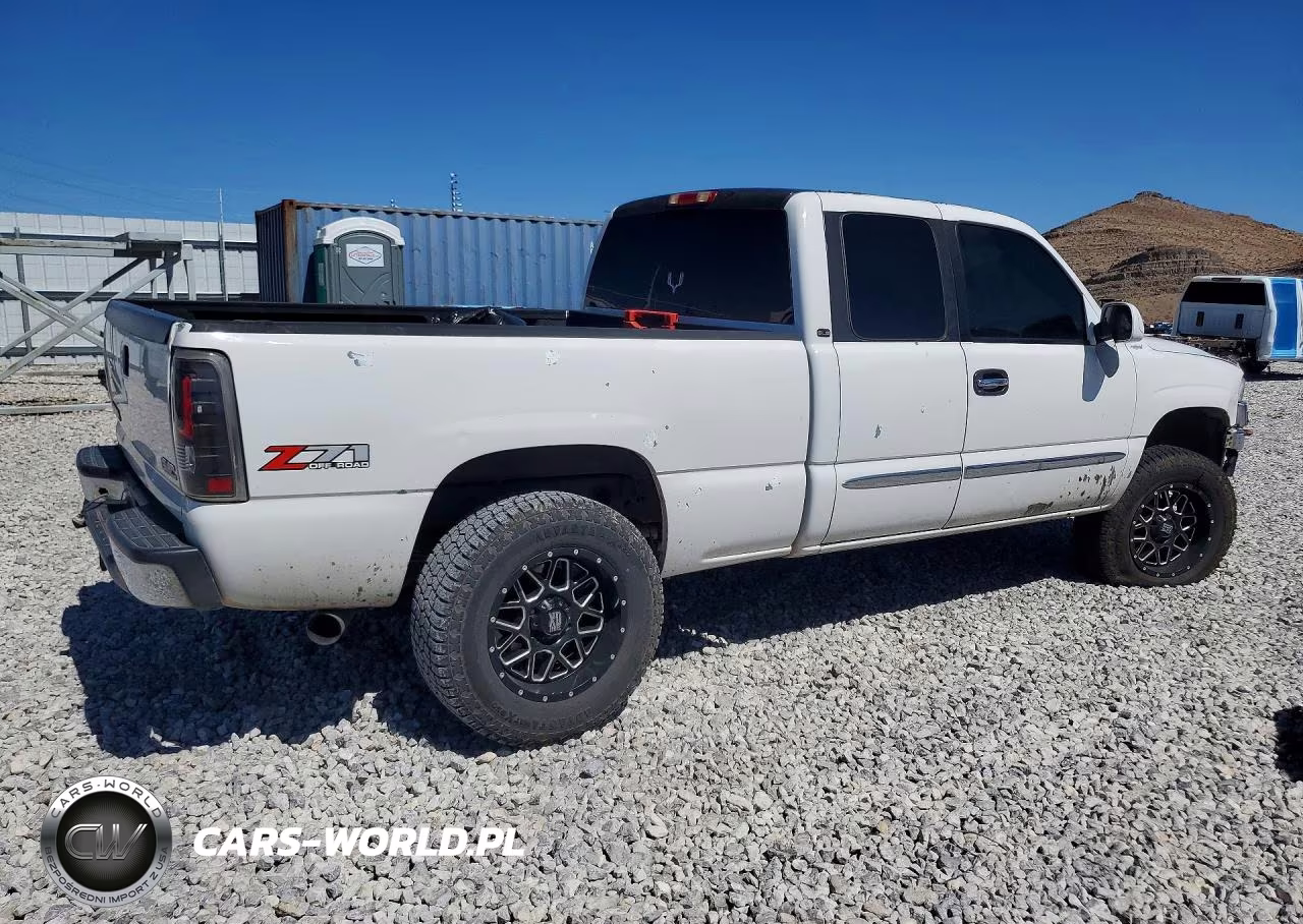 2003 GMC New Sierra K1500 VIN:2GTEK19T631251424 - 3