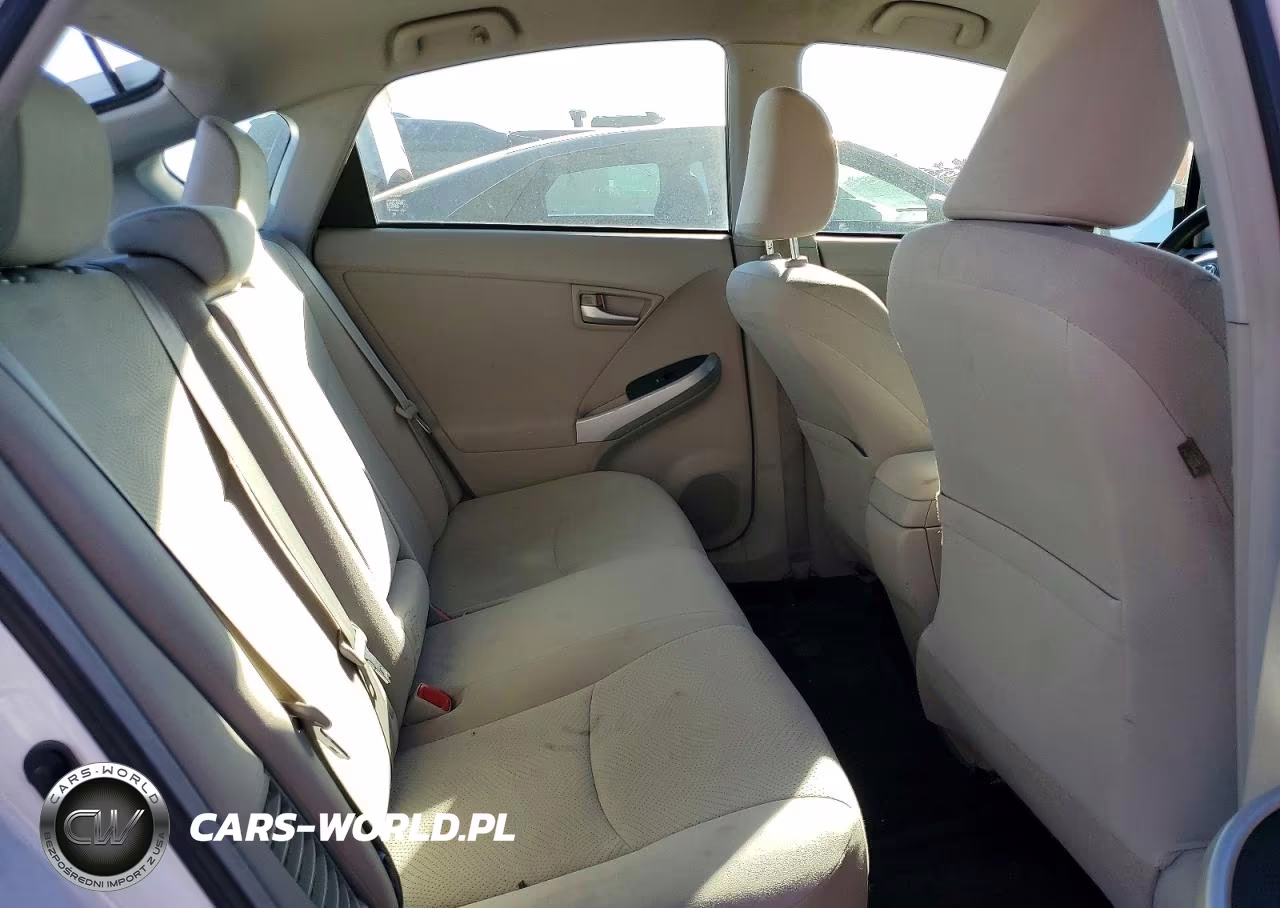 2014 Toyota Prius Two VIN:JTDKN3DU9E0365714 - 10