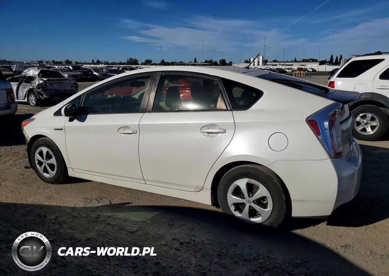 2014 Toyota Prius Two VIN:JTDKN3DU9E0365714 - 2
