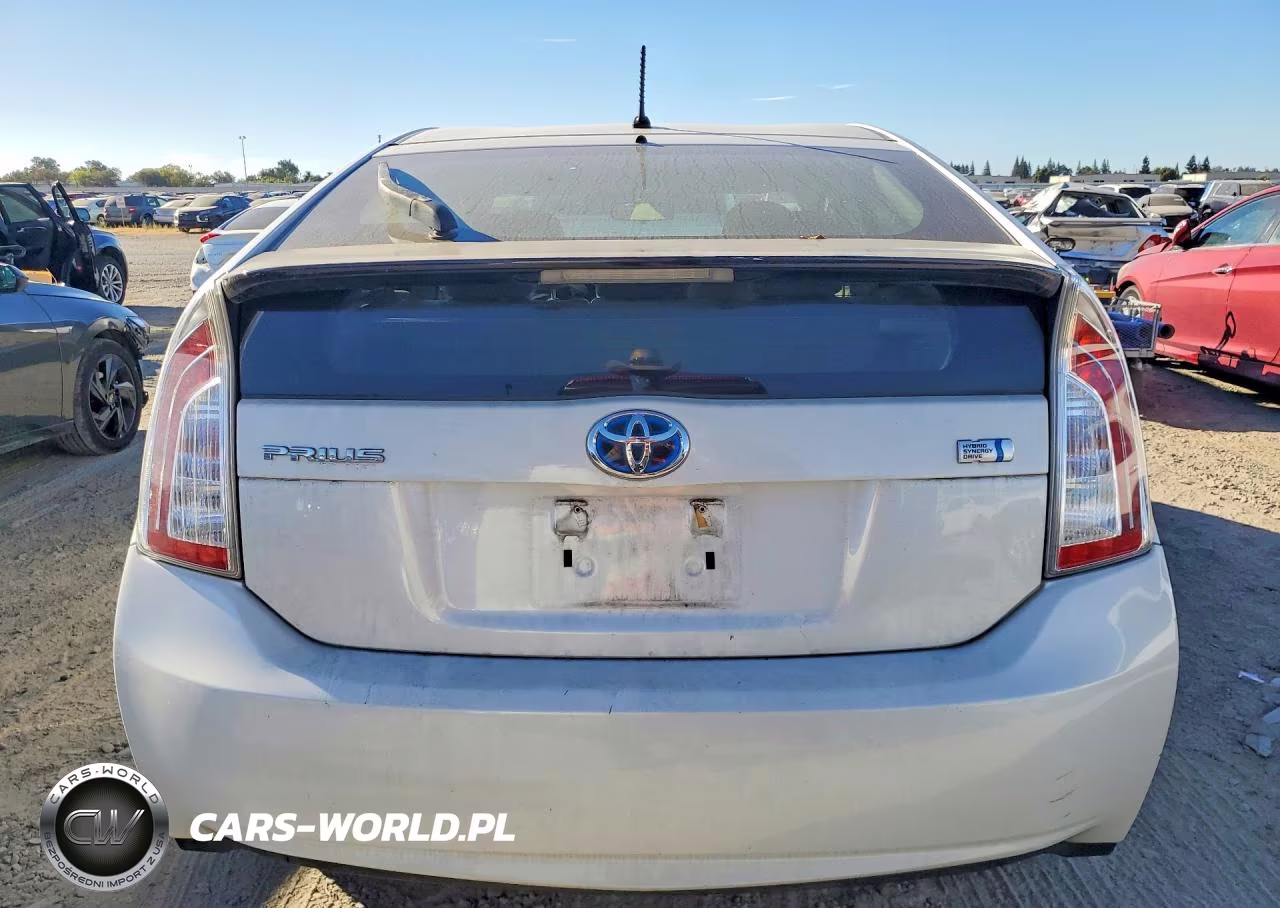 2014 Toyota Prius Two VIN:JTDKN3DU9E0365714 - 6