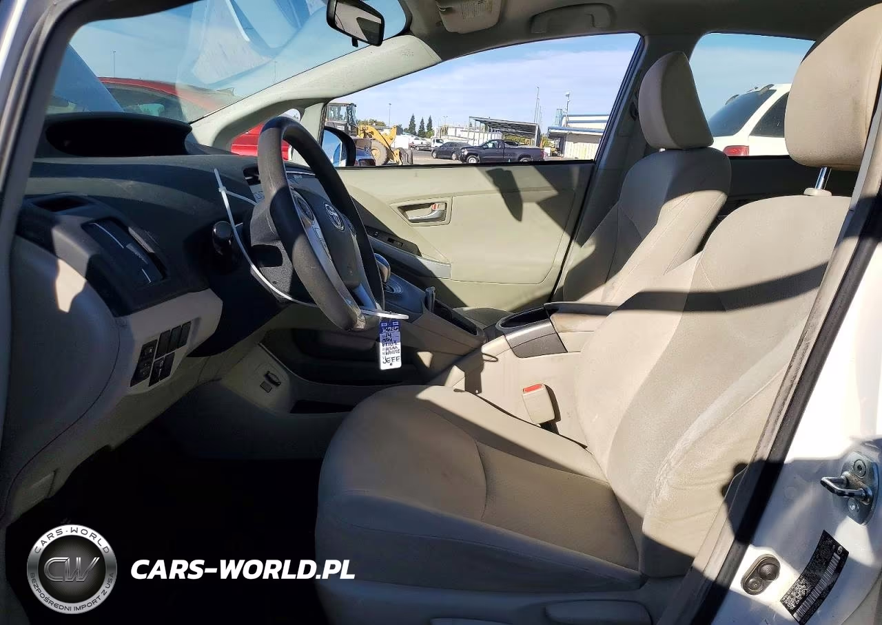 2014 Toyota Prius Two VIN:JTDKN3DU9E0365714 - 7