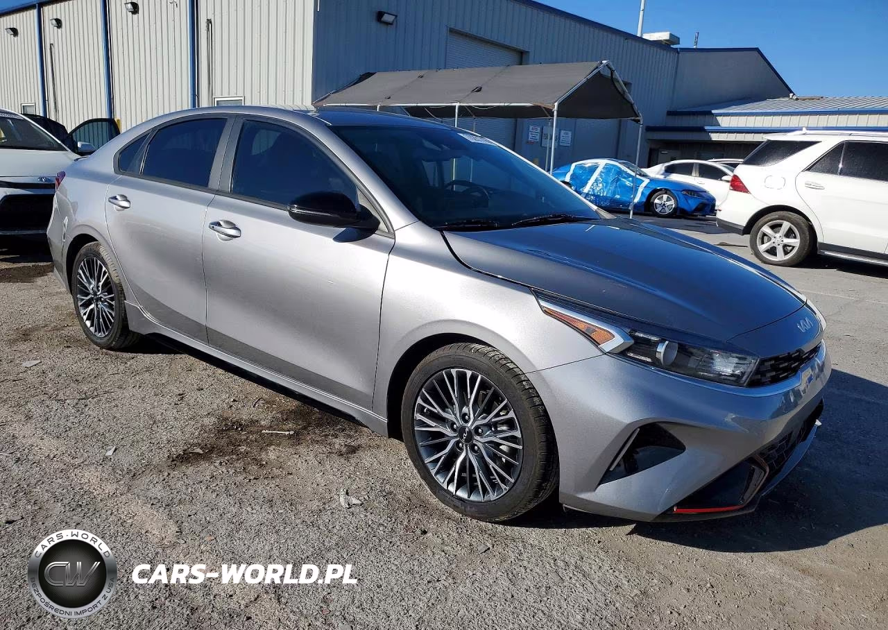2023 Kia Forte Gt Line VIN:3KPF54AD0PE602662 - 4