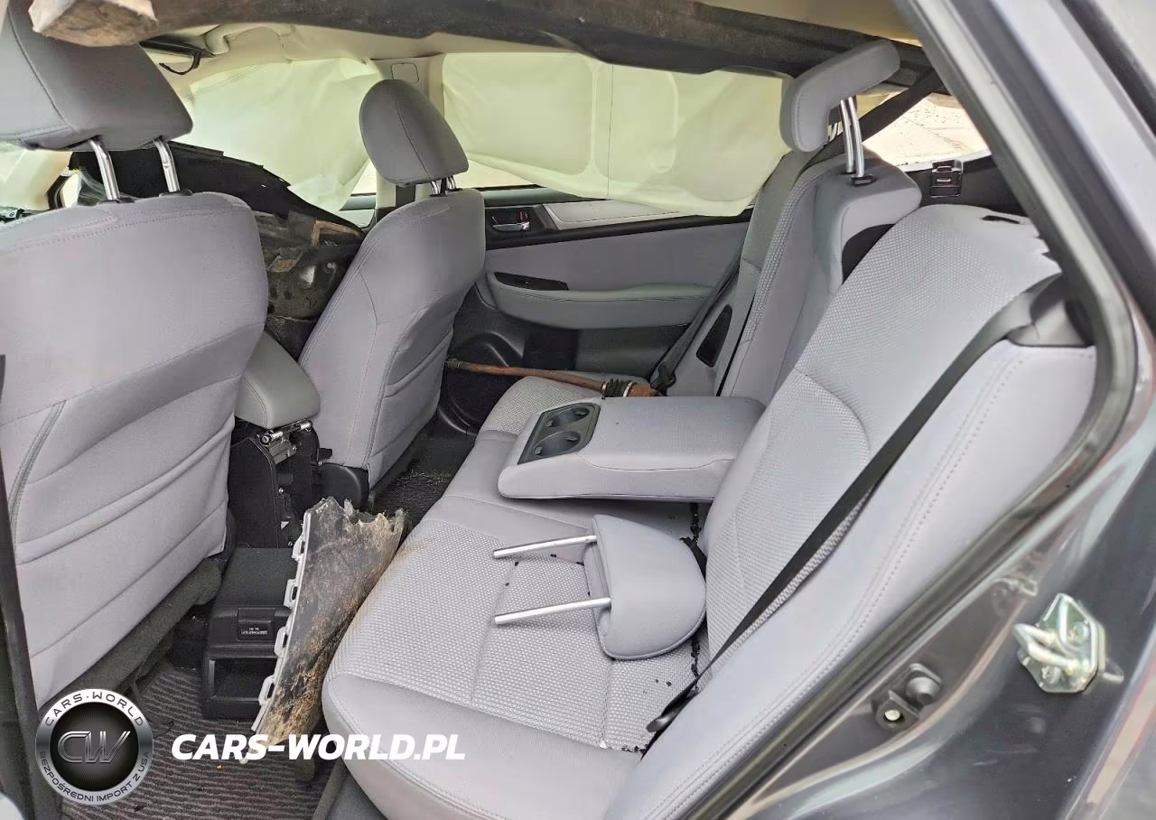 2018 Subaru Outback 2.5I Premium VIN:4S4BSADC5J3247846 - 10