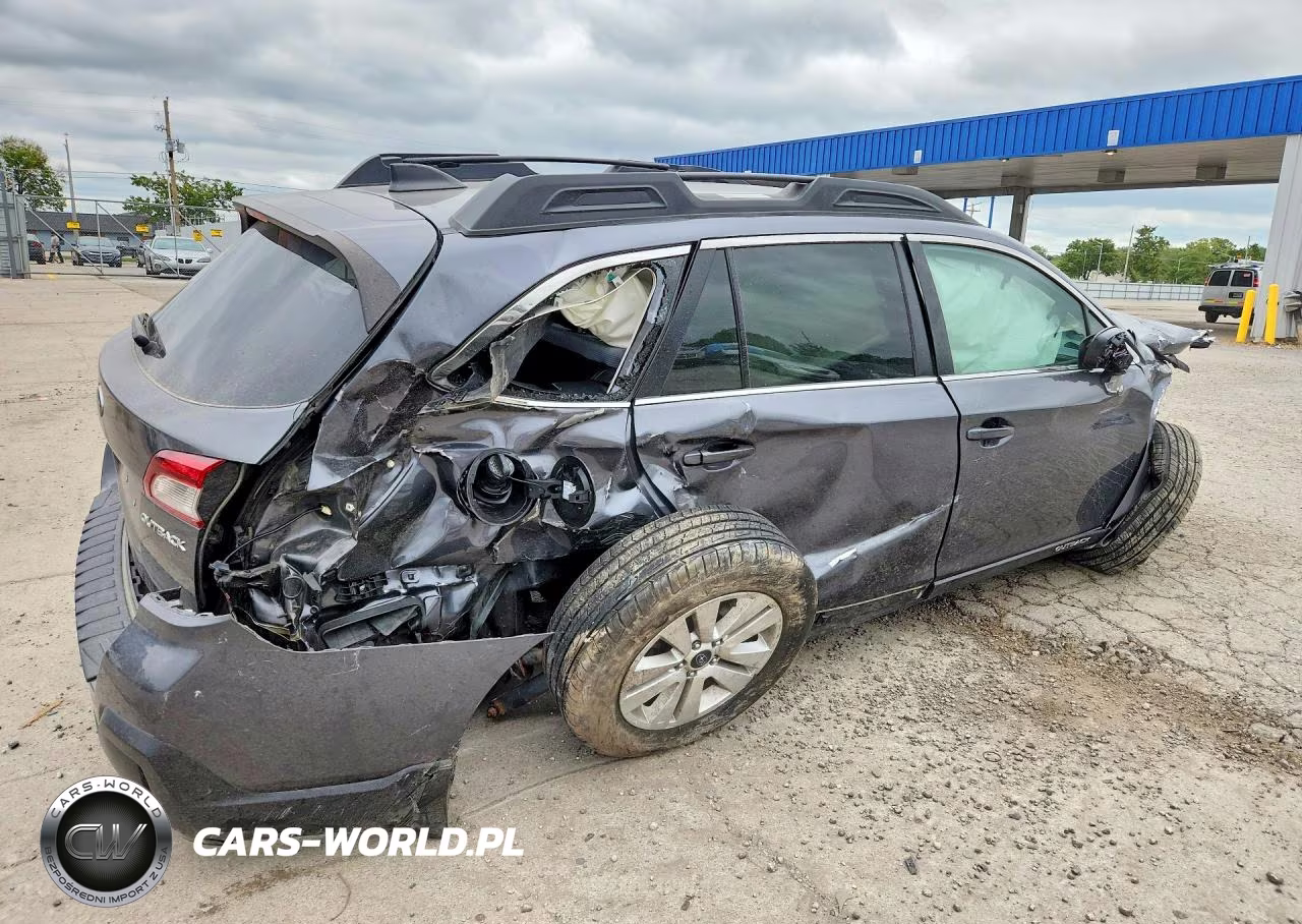 2018 Subaru Outback 2.5I Premium VIN:4S4BSADC5J3247846 - 3