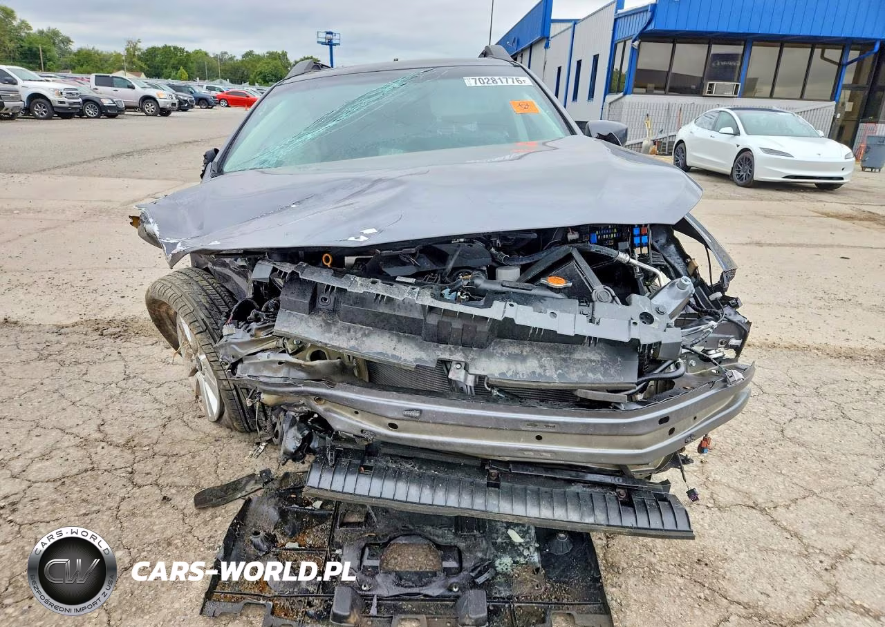 2018 Subaru Outback 2.5I Premium VIN:4S4BSADC5J3247846 - 5