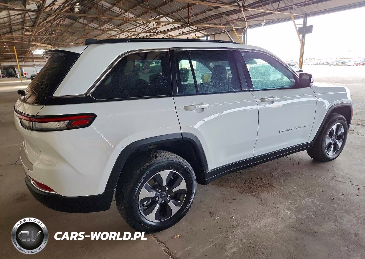 2024 Jeep Grand Cherokee Limited 4Xe VIN:1C4RJYB6XR8520371 - 3