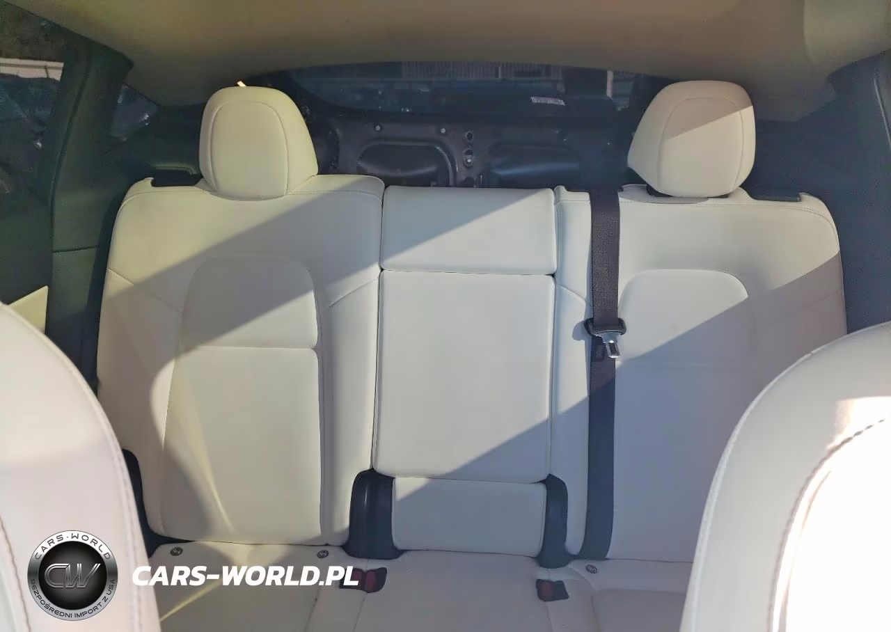 2021 Tesla Model Y VIN:5YJYGDEE2MF189977 - 10