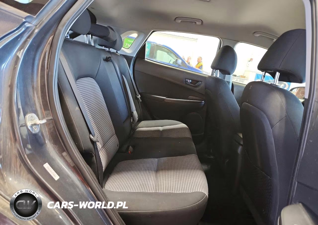 2021 Hyundai Kona Se VIN:KM8K1CAAXMU736954 - 10