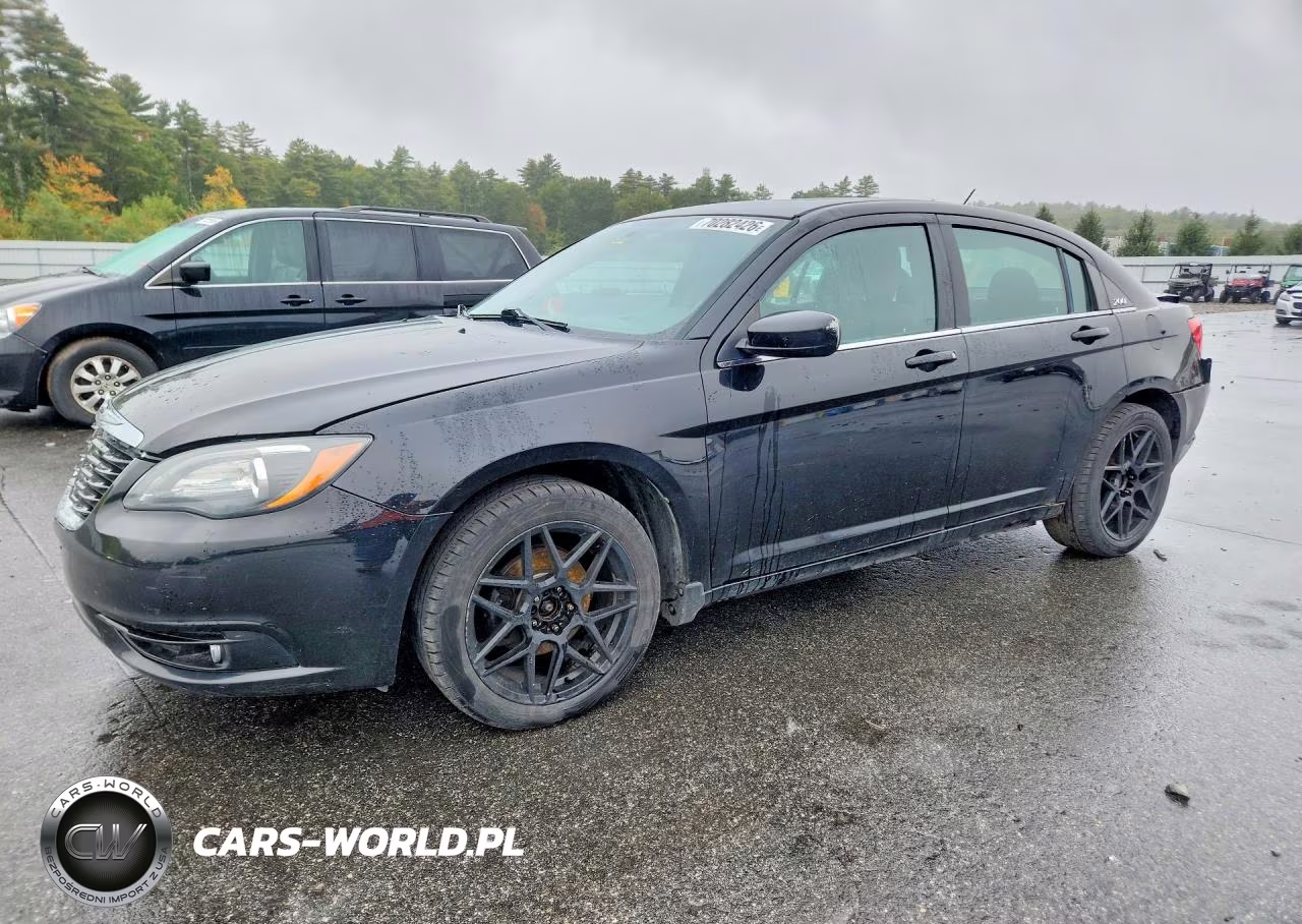 2013 Chrysler 200 Touring