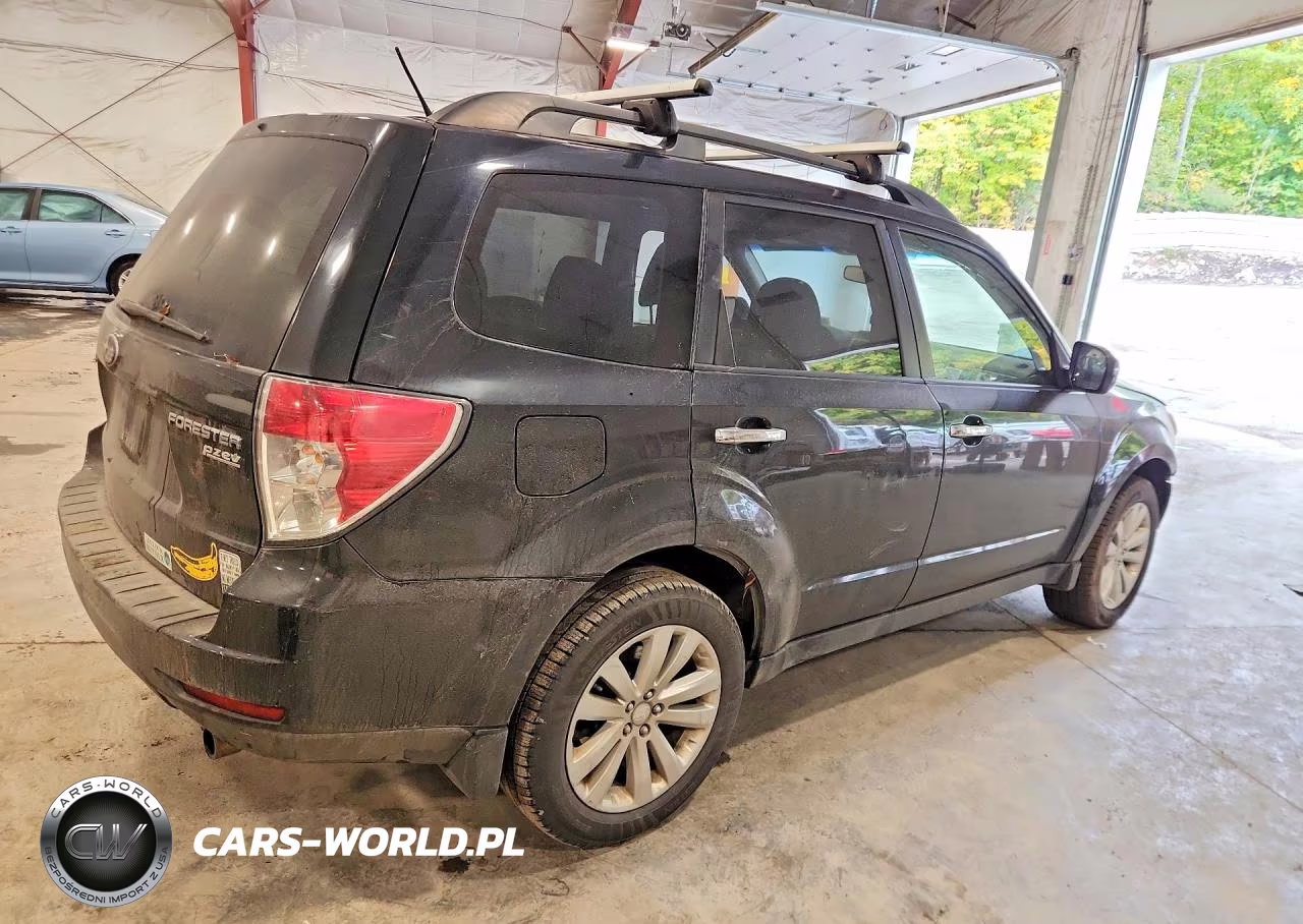 2013 Subaru Forester 2.5X Premium VIN:JF2SHADC5DH430093 - 3