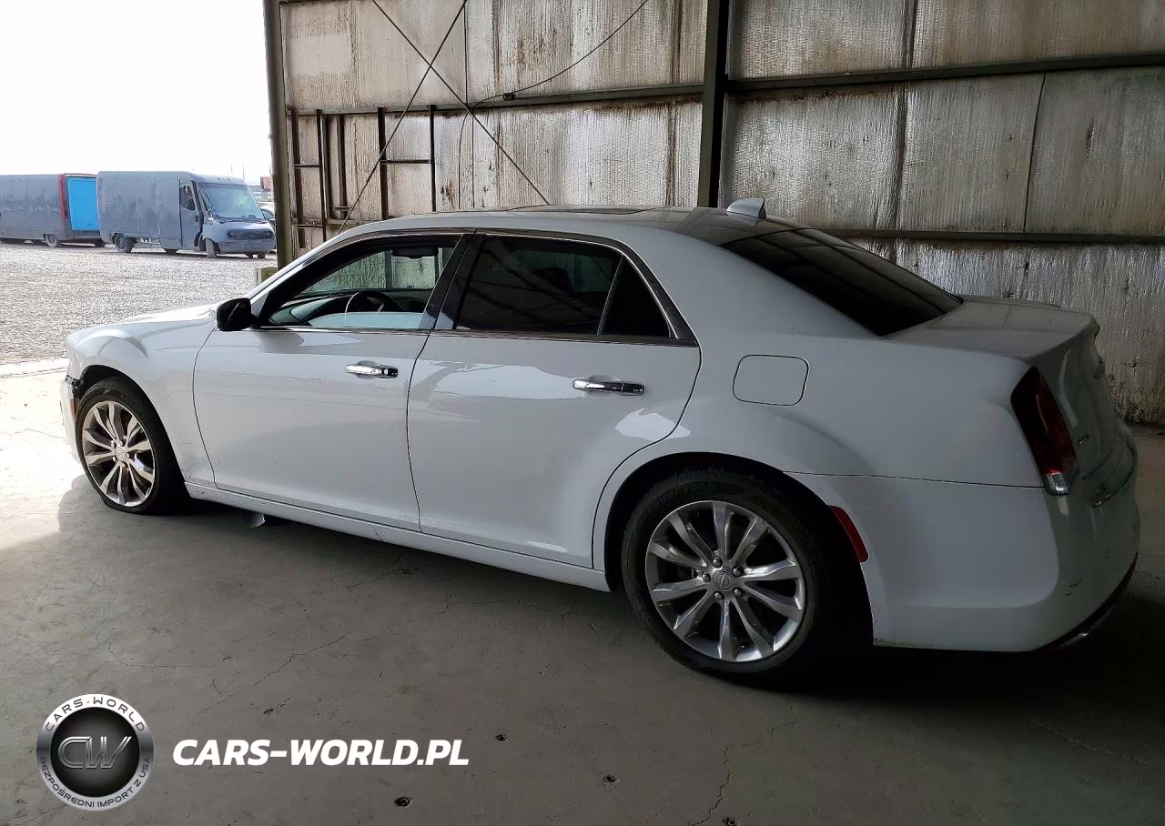 2018 Chrysler 300 Limited VIN:2C3CCAKG9JH268552 - 2