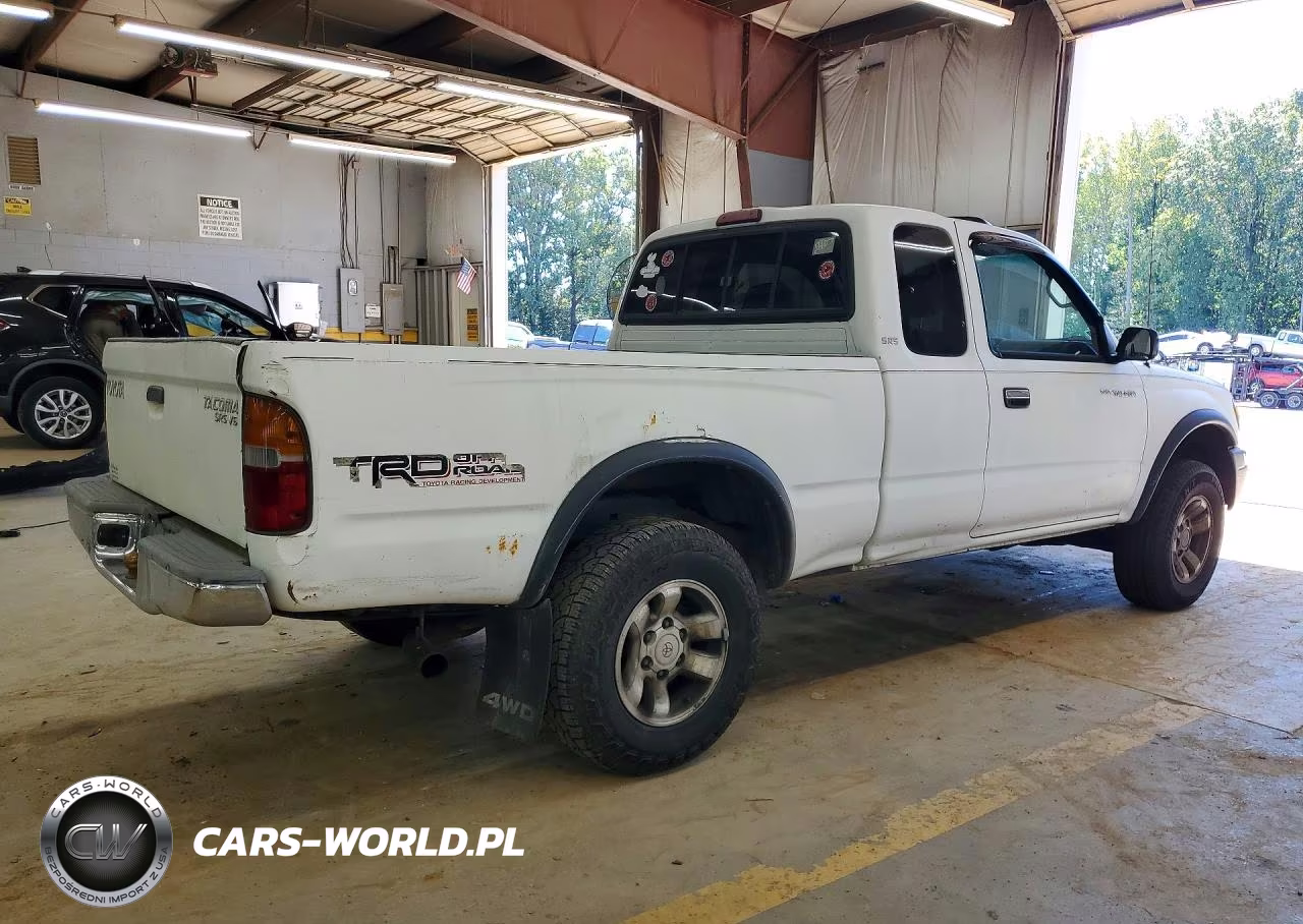 2000 Toyota Tacoma V6 VIN:4TAWN72N0YZ612389 - 3