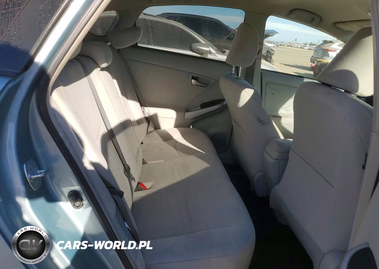 2014 Toyota Prius Three VIN:JTDKN3DU0E1831654 - 10