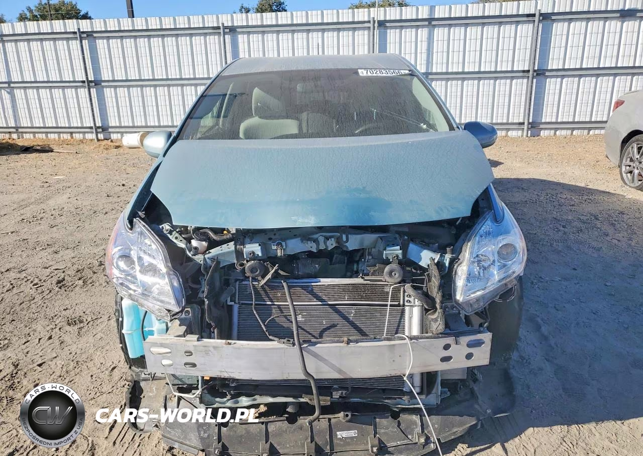 2014 Toyota Prius Three VIN:JTDKN3DU0E1831654 - 5