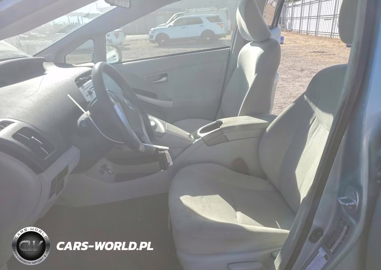 2014 Toyota Prius Three VIN:JTDKN3DU0E1831654 - 7