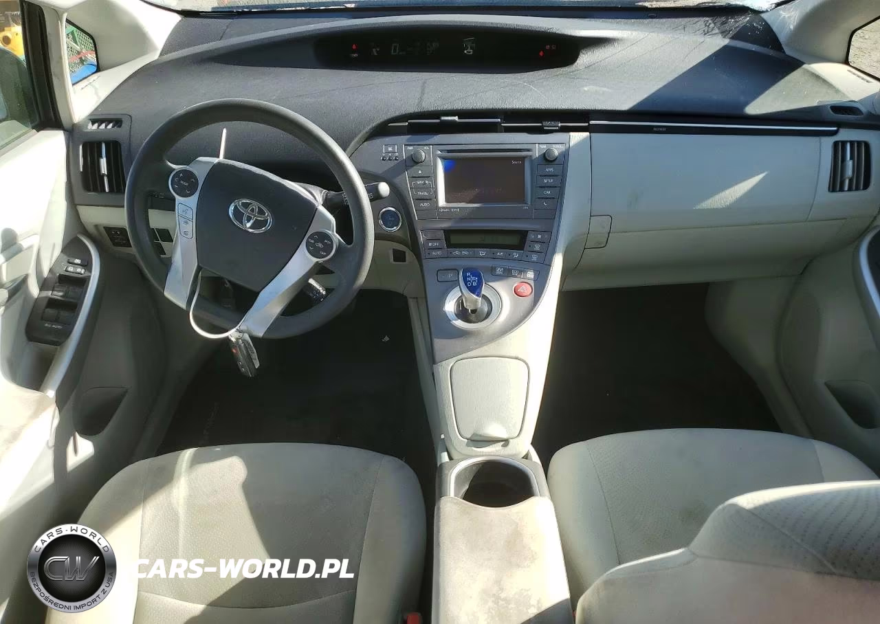 2014 Toyota Prius Three VIN:JTDKN3DU0E1831654 - 8