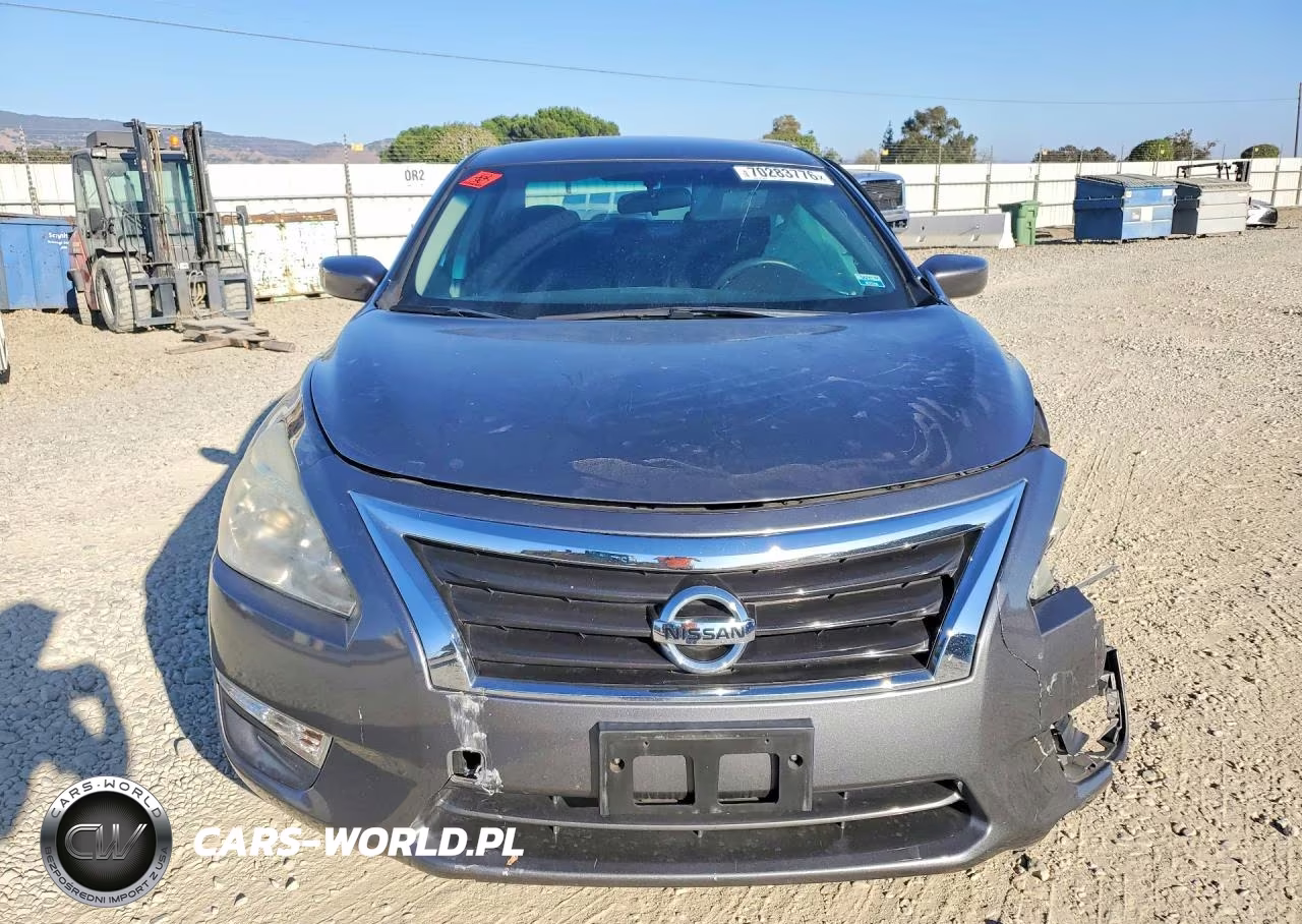2015 Nissan Altima 2.5 S VIN:1N4AL3AP5FN373173 - 5