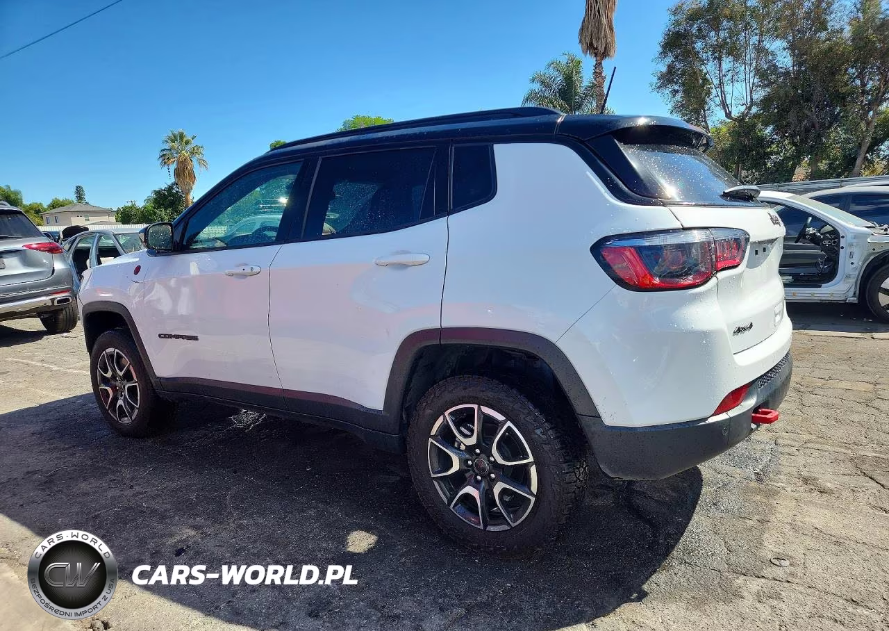 2025 Jeep Compass Trailhawk VIN:3C4NJDDN6ST557372 - 2