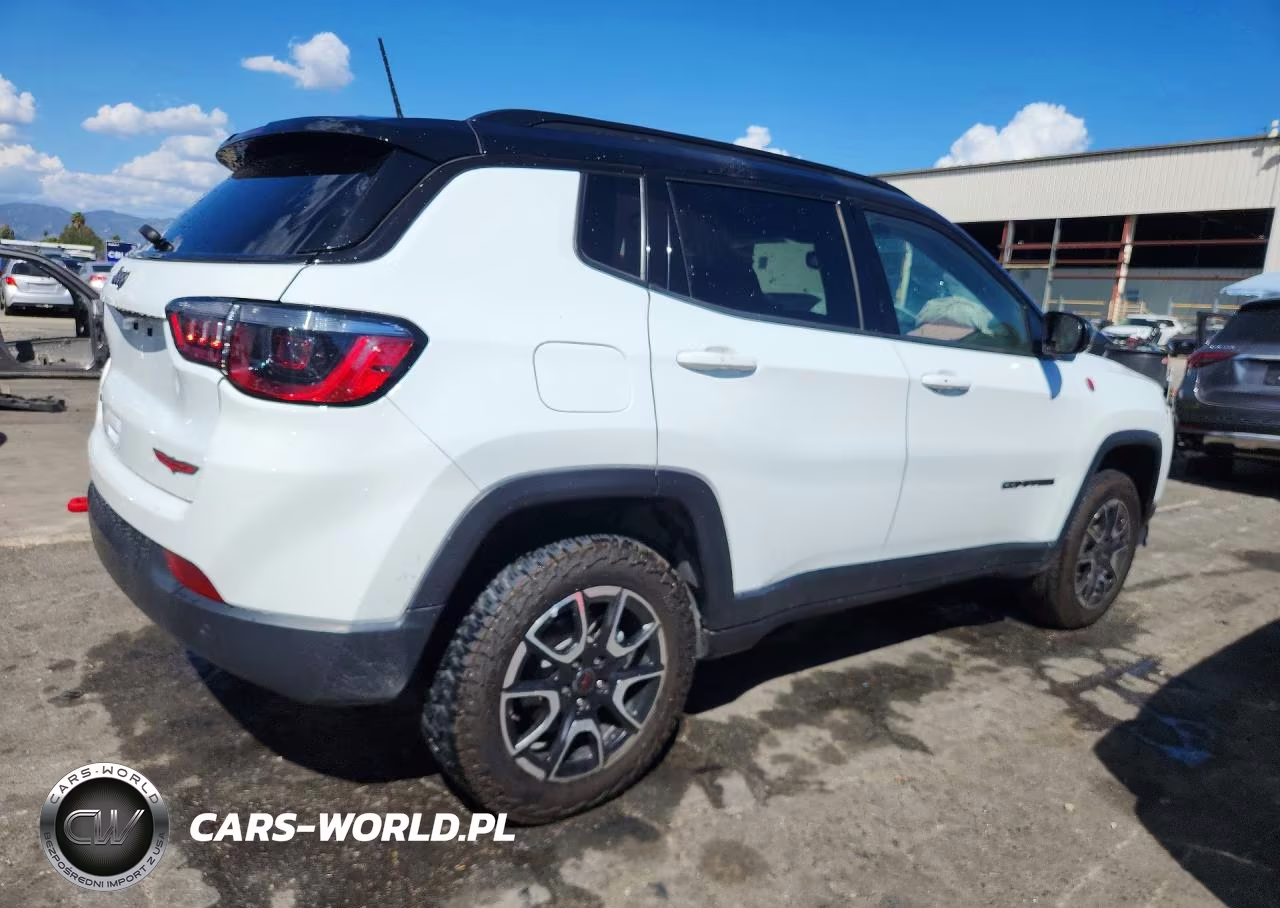 2025 Jeep Compass Trailhawk VIN:3C4NJDDN6ST557372 - 3