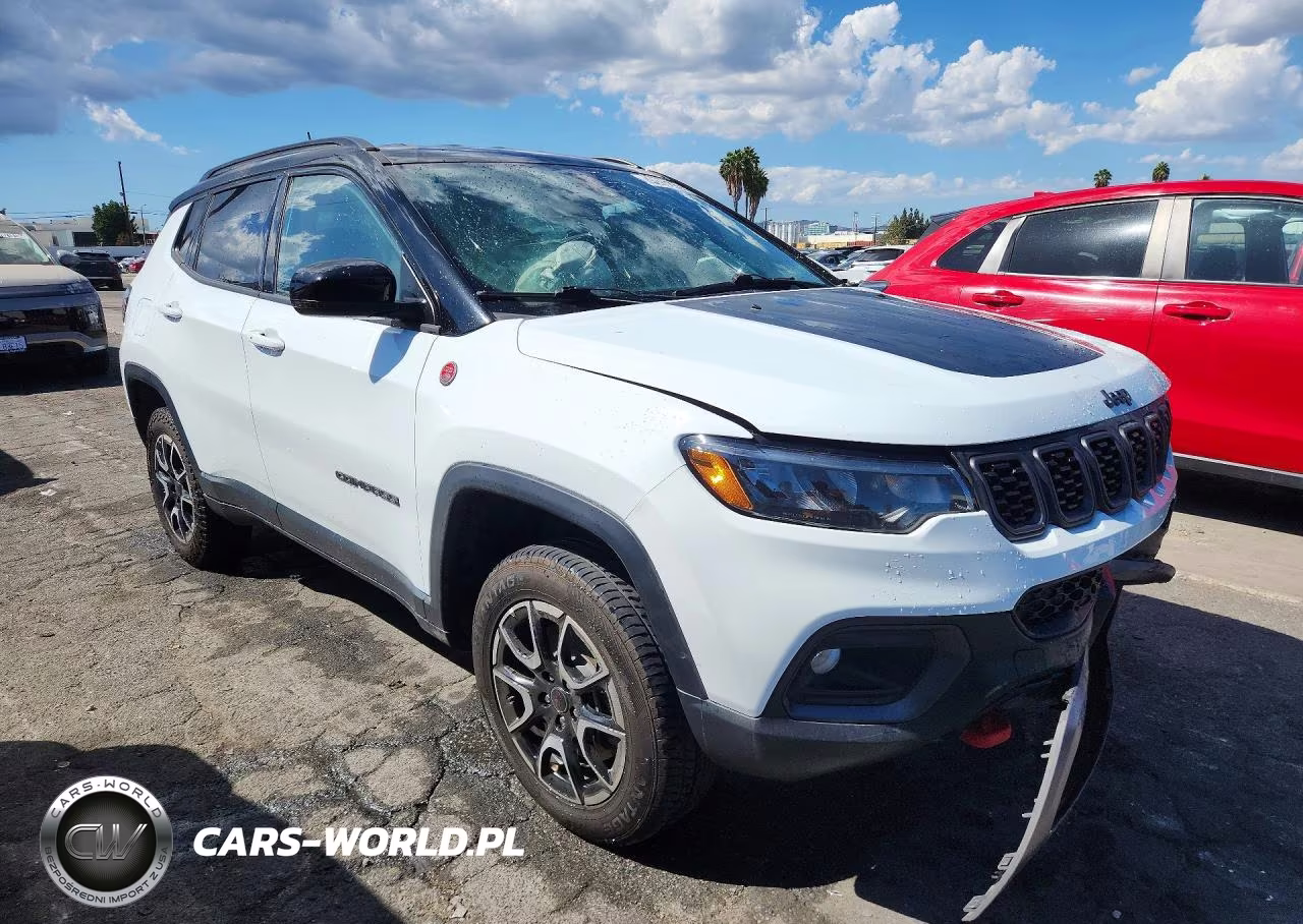 2025 Jeep Compass Trailhawk VIN:3C4NJDDN6ST557372 - 4
