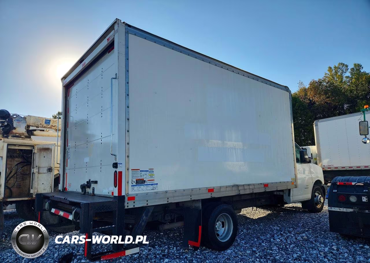 2020 Chevrolet Express Box Truck VIN:1HA6GUCG2LN012854 - 3