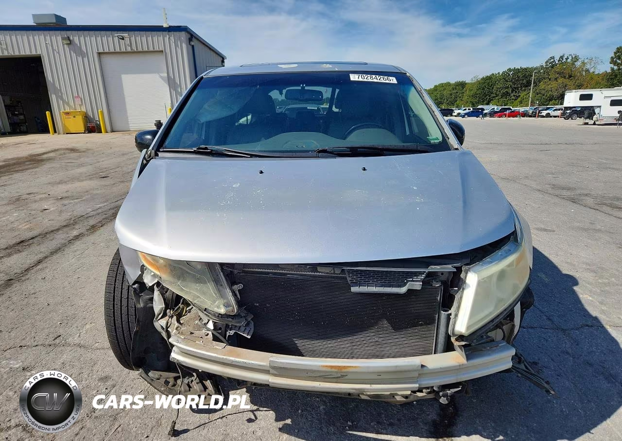 2011 Honda Odyssey Touring VIN:5FNRL5H92BB076502 - 5
