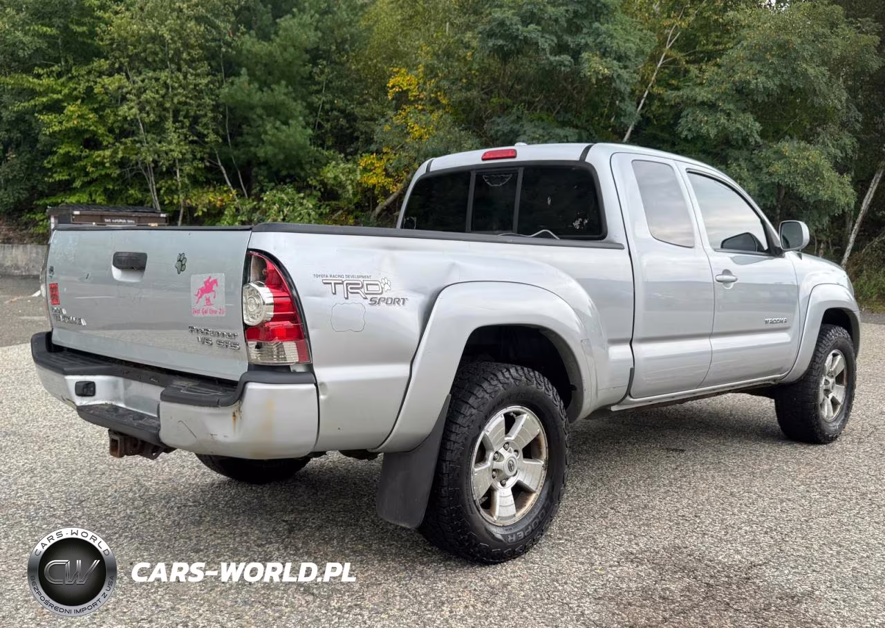 2010 Toyota Tacoma Prerunner V6 VIN:5TETU4GN5AZ687830 - 4