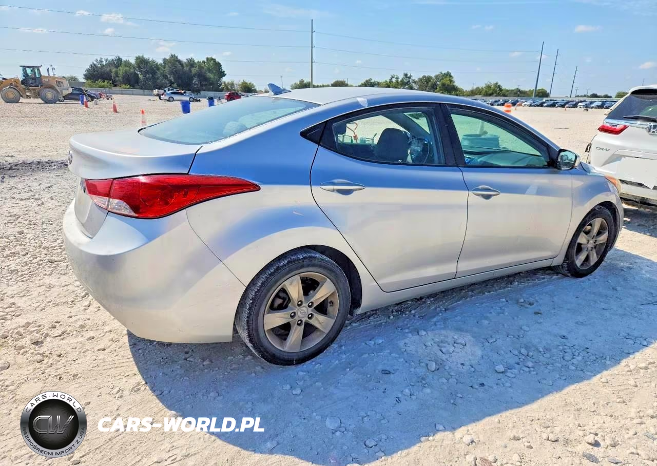 2013 Hyundai Elantra Gls VIN:KMHDH4AE8DU731667 - 3