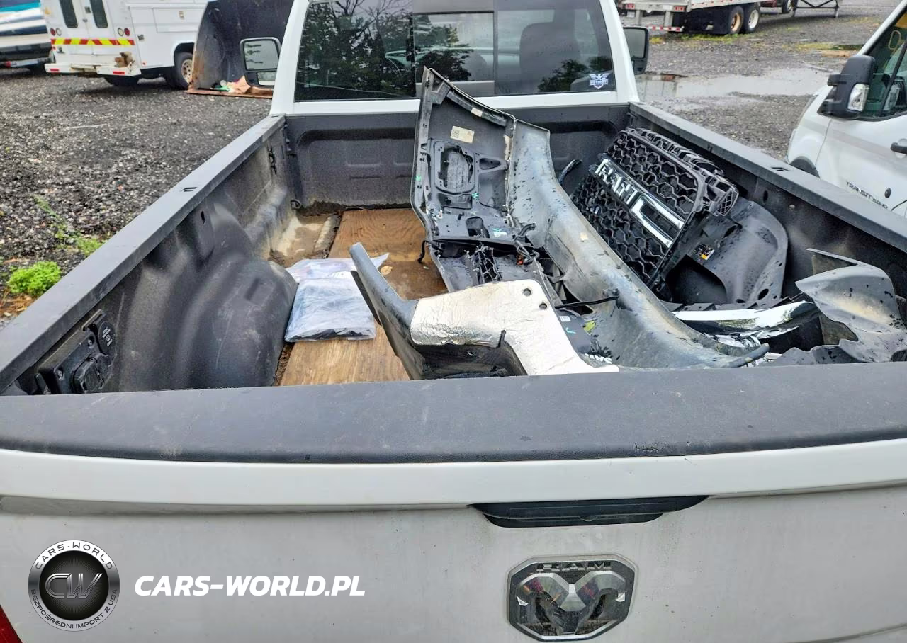 2024 Ram 3500 Tradesman VIN:3C63R3AL0RG377635 - 10