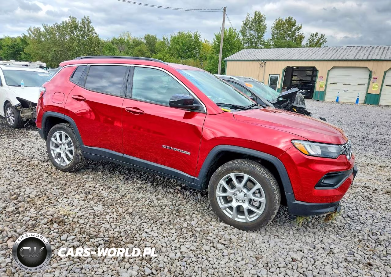 2024 Jeep Compass Latitude Lux VIN:3C4NJDFN9RT175585 - 4