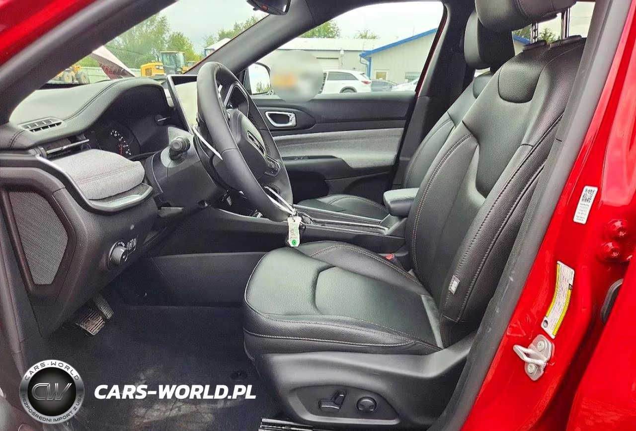 2024 Jeep Compass Latitude Lux VIN:3C4NJDFN9RT175585 - 7