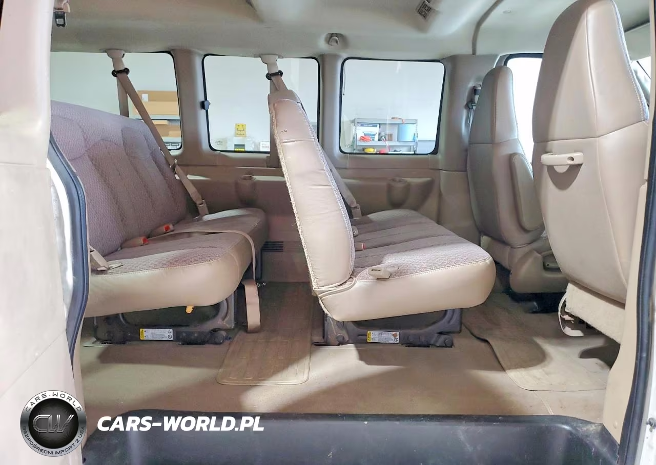 2007 Chevrolet Express G1500 VIN:1GNFH15Z571213439 - 11