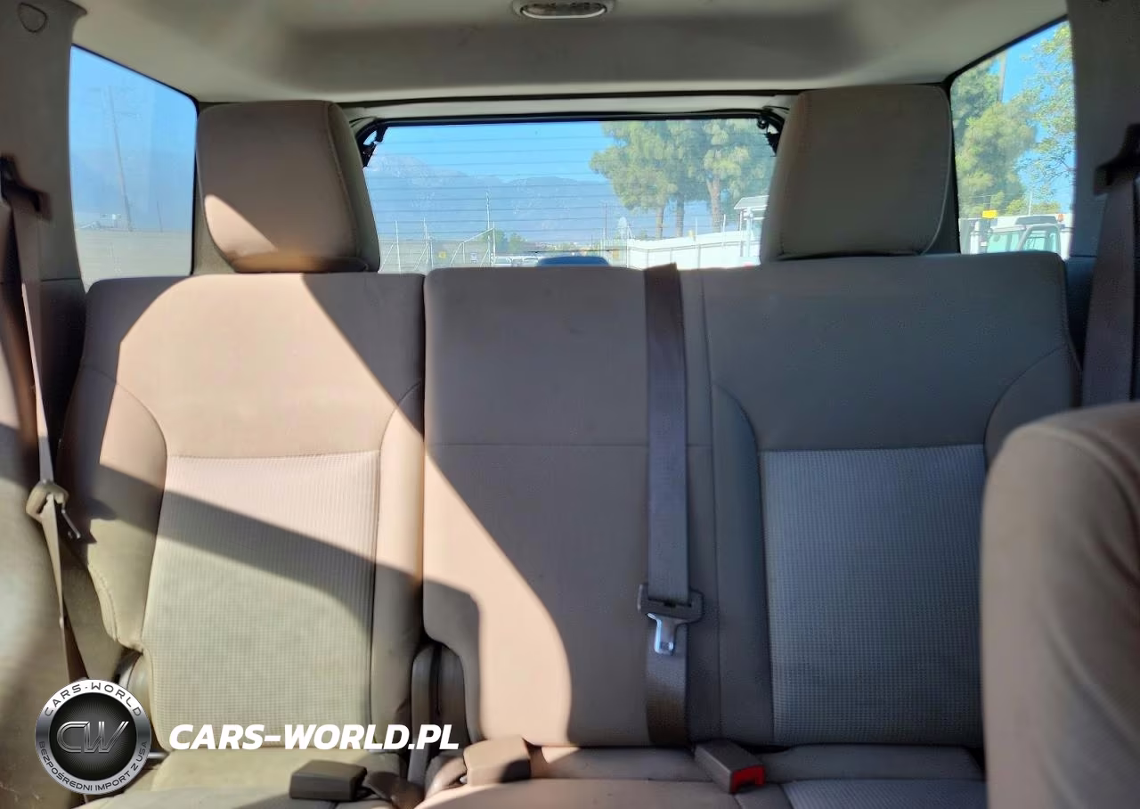 2009 Jeep Liberty Sport VIN:1J8GP28K59W532407 - 10