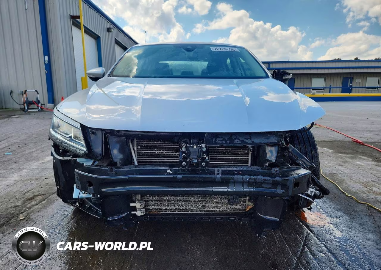 2017 Volkswagen Passat Sel Premium VIN:1VWCT7A37HC032022 - 5