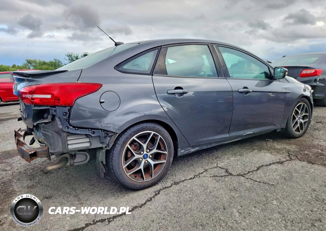 2015 Ford Focus Se VIN:1FADP3F25FL291552 - 3