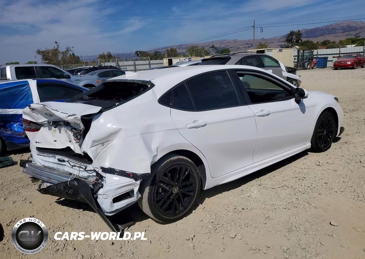 2026 Toyota Camry Se VIN:4T1DAACK2TU259485 - 3
