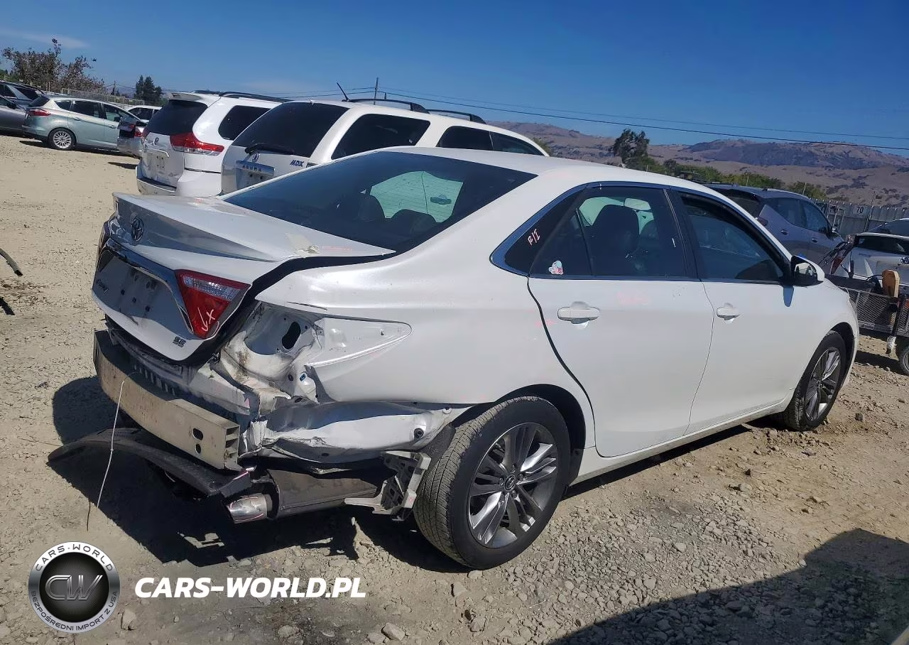 2015 Toyota Camry Se VIN:4T1BF1FK9FU083608 - 3