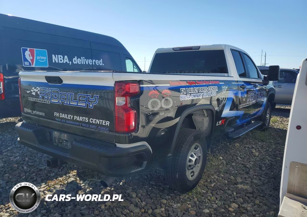 2022 Chevrolet Silverado C2500 Heavy Duty VIN:1GC5WLE7XNF115897 - 3