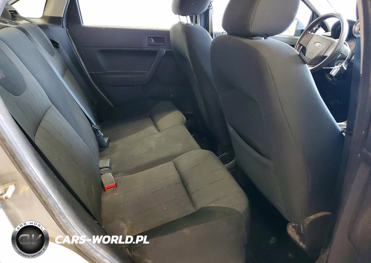 2008 Ford Focus Se VIN:1FAHP35N18W111899 - 10