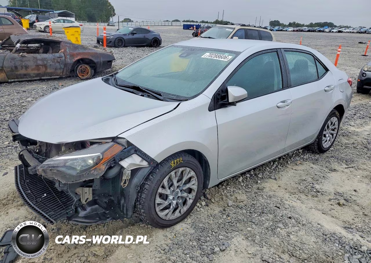 2017 Toyota Corolla Le VIN:5YFBURHE2HP707135 - 1