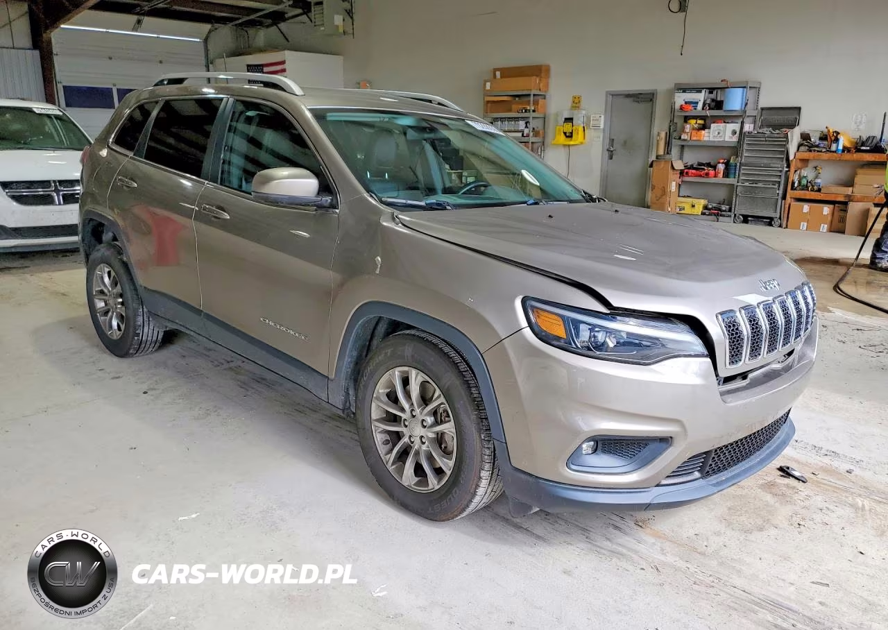 2019 Jeep Cherokee Latitude Plus VIN:1C4PJMLB2KD372063 - 4