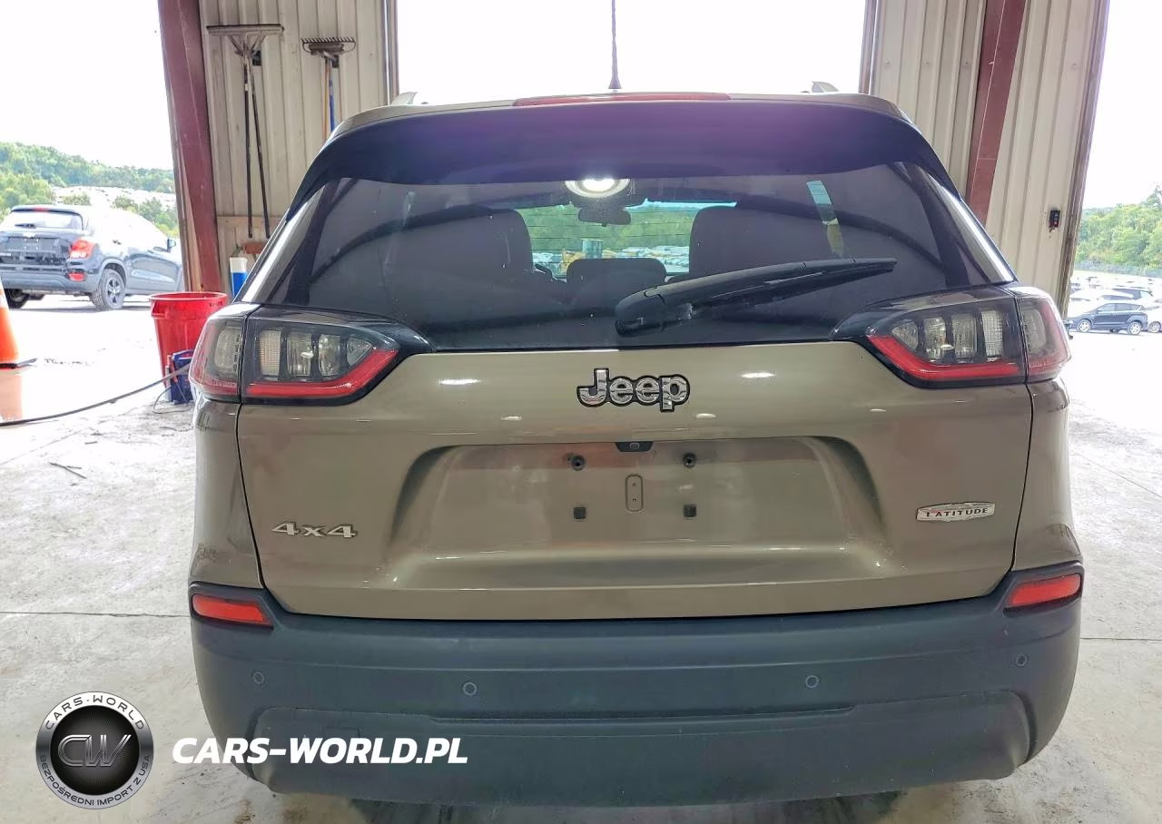2019 Jeep Cherokee Latitude Plus VIN:1C4PJMLB2KD372063 - 6