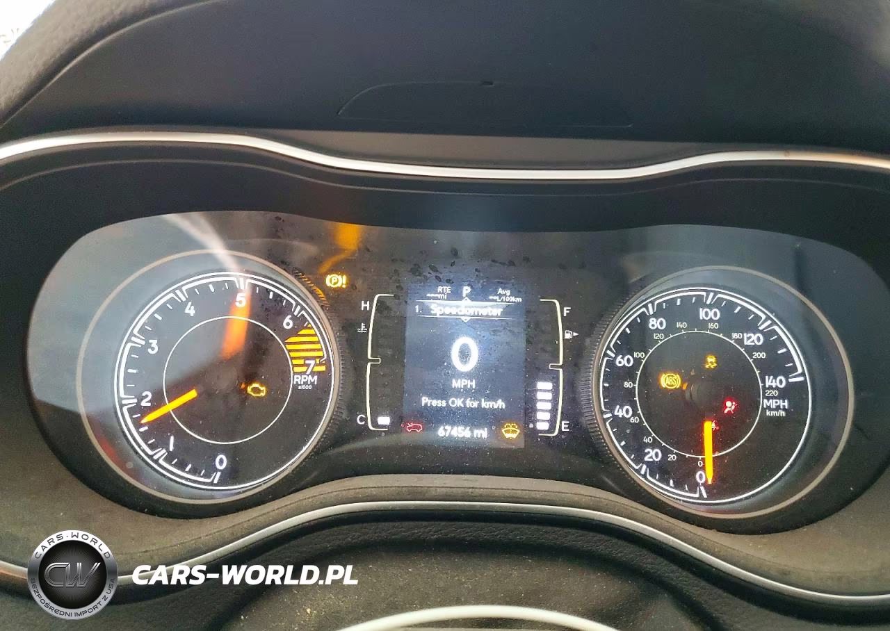 2019 Jeep Cherokee Latitude Plus VIN:1C4PJMLB2KD372063 - 9