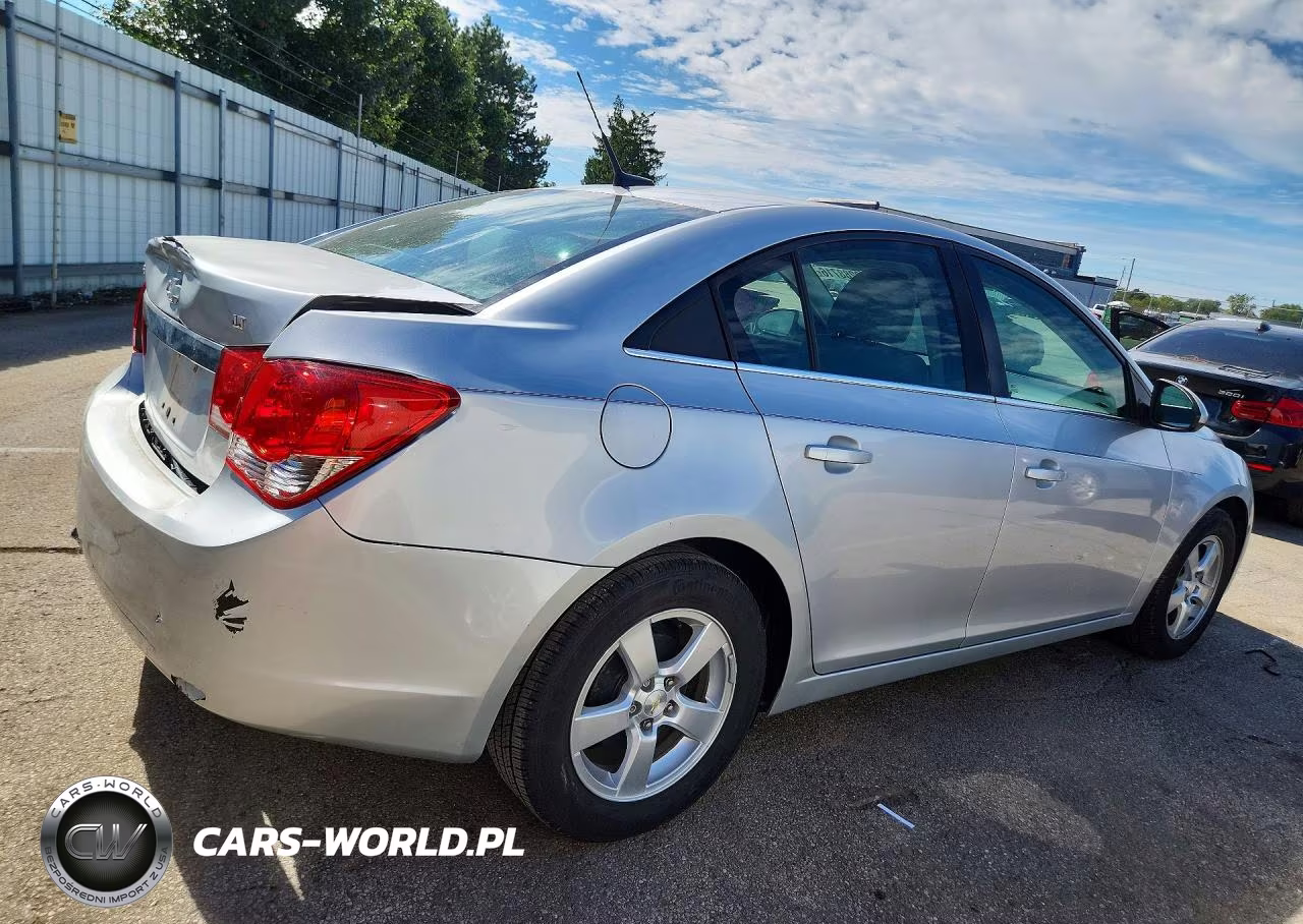 2014 Chevrolet Cruze Lt VIN:1G1PC5SB2E7467526 - 3