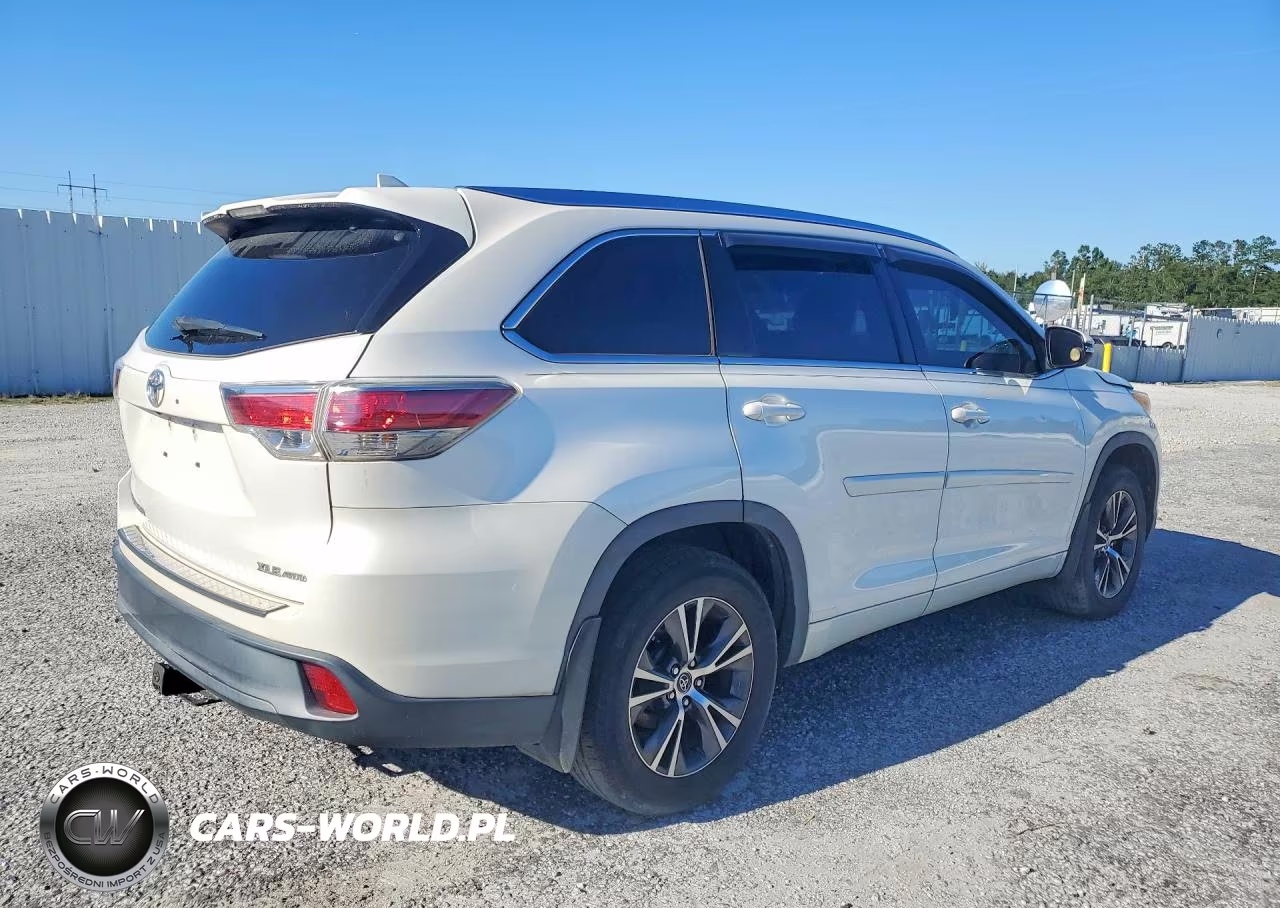 2016 Toyota Highlander Xle VIN:5TDJKRFH3GS225777 - 3