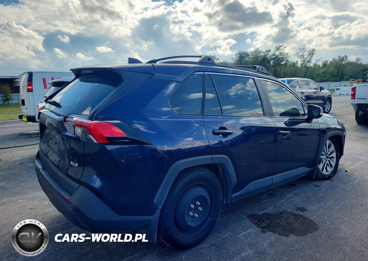 2025 Toyota Rav4 Xle Premium VIN:2T3C1RFVXSW388306 - 3