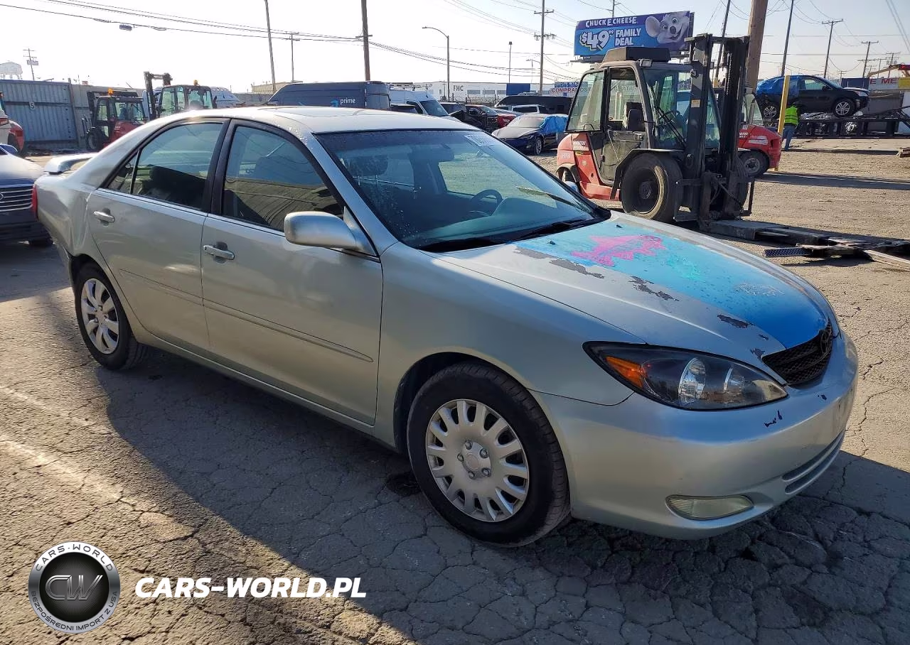 2002 Toyota Camry Se VIN:JTDBE32KX20079822 - 4