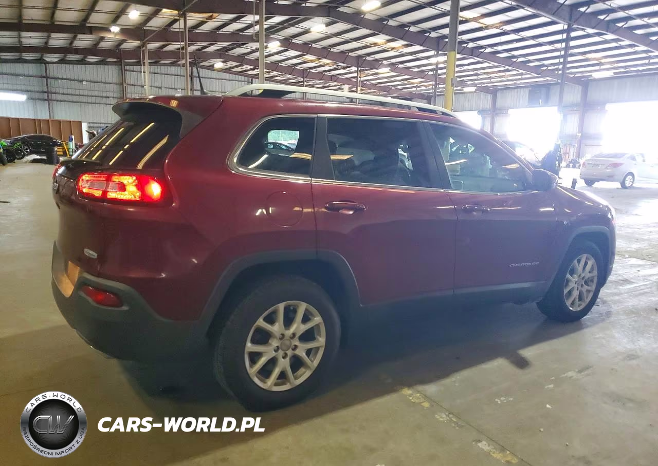 2018 Jeep Cherokee Latitude Plus VIN:1C4PJLLX0JD605829 - 3