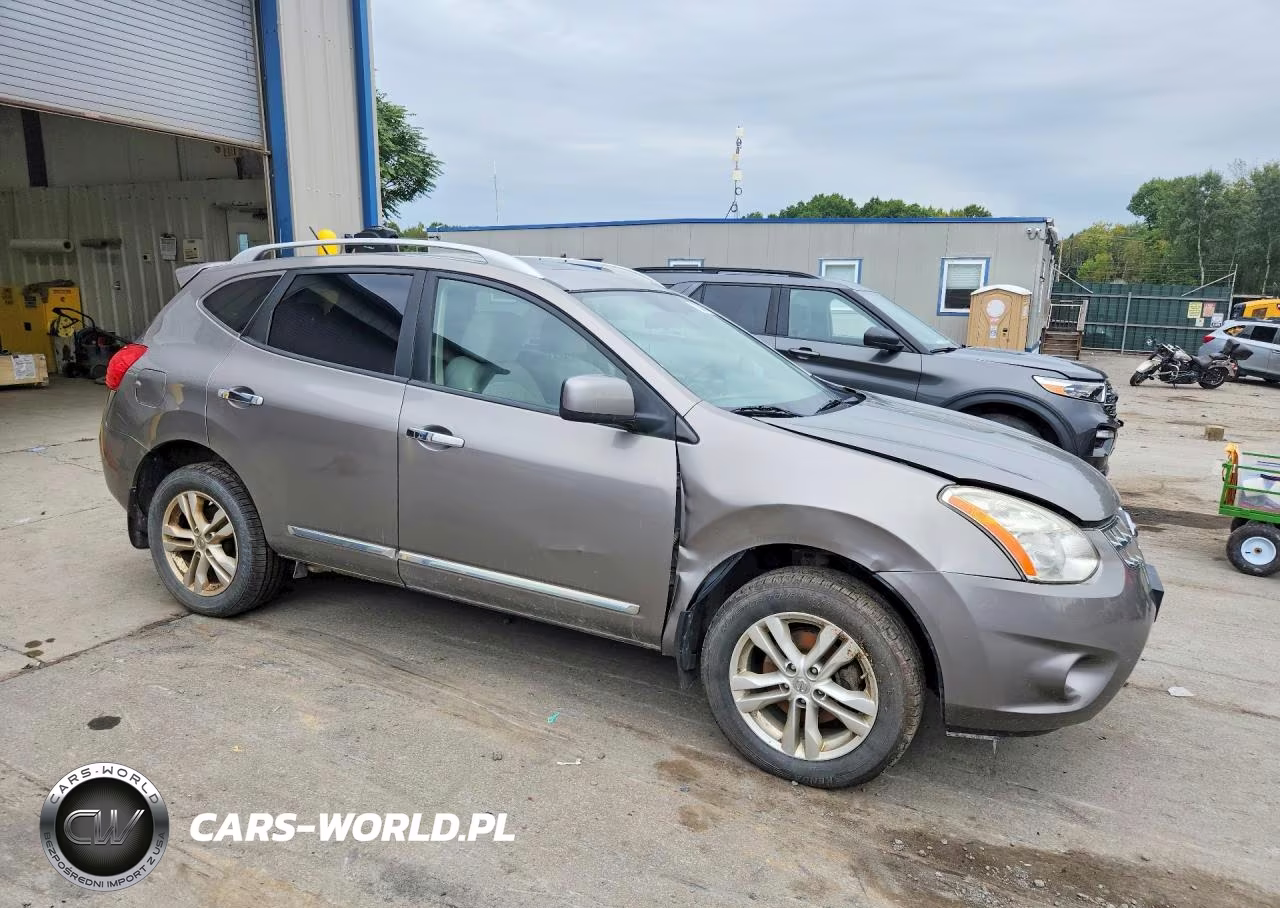 2013 Nissan Rogue S VIN:JN8AS5MV2DW658377 - 4