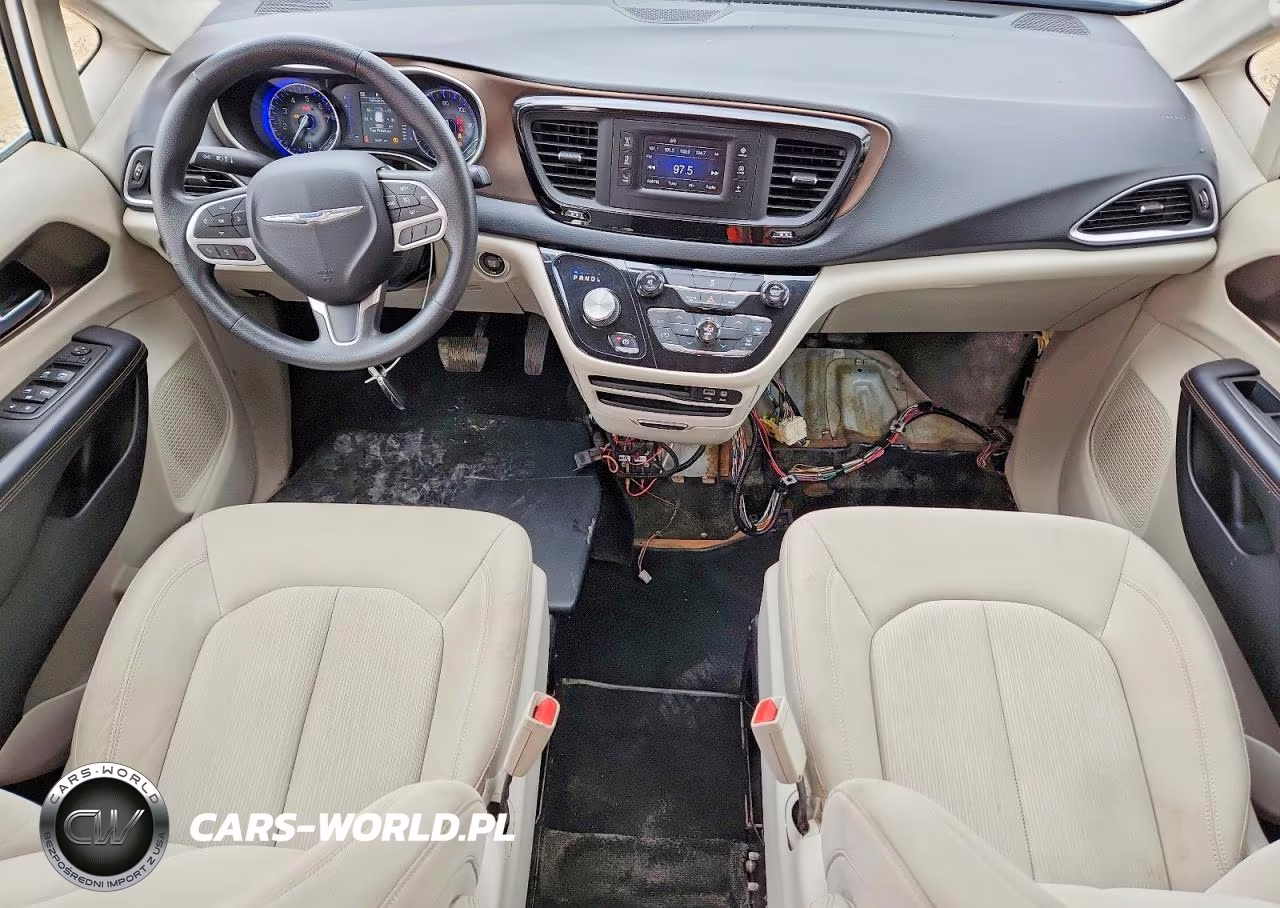 2017 Chrysler Pacifica Lx VIN:2C4RC1CG5HR500945 - 8